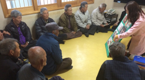 어르신들 담배 끊고 칫솔질 잘해야 오래사십니다   