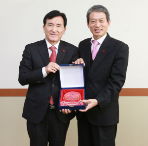 한국전력 함양지사, 지역발전유공 함양군수 감사패 수상