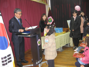 초록 새싹과 화려한 꽃들의 행진!