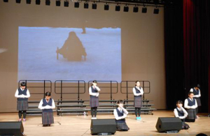 함양여중, 목련학예제 환호 추위도 녹여