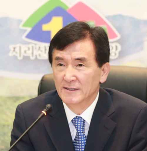 “최치원 선생의 애민정신으로 엑스포기반 닦을 터”