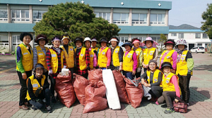 수동면 적십자봉사회 봄맞이 대청소 ‘반짝반짝’ 