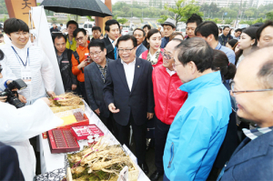 중마이 그룹 단체 관광객(4,000명) 삼계탕 맛에 빠지다! 