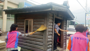 마천면 생활개선회, 추석맞이 버스승강장 환경정화 봉사 