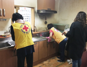 함양읍 저소득가정 청소봉사활동 실시