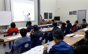 함양군 수동시설채소작목반 딸기재배 기술교육 ‘주경야독’ 