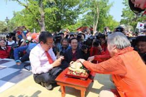 자유한국당 홍준표 후보 첫 호남 방문, 전주 유세 현장