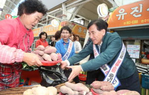추석명절 앞두고 군민과 소통행보