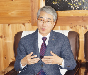 박종훈 도교육감 함양에 사랑방을 짓다