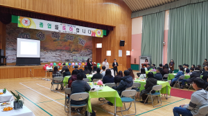 지루한 졸업식은 이제 졸업
