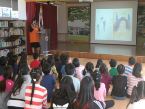 지곡초, 책 읽어 주는 선생님