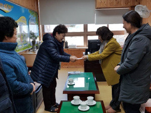 서상면 새마을협의회 관내 학교 장학금 기탁 
