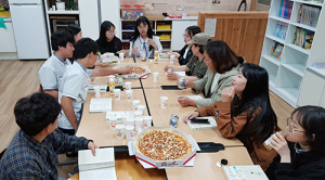 안의중 `1318 책벌레들의 도서관 점령기` 학부모와 함께하는 독서 토론