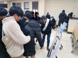 “에이즈 바로 알면 두렵지 않습니다.”
