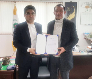 함양군 해병전우회, 함양군복지회에 100만원 전달