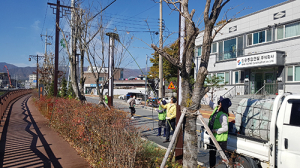 함양읍 경관조명등 거미줄 제거 등 위천변 정화활동 실시