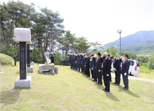 함양 재향 경우회, 제66주년 현충일 맞아 경찰묘지 참배