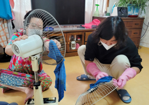 함양군노인돌봄서비스, 어르신 댁내 냉방기 점검 건강한 여름나기 지원