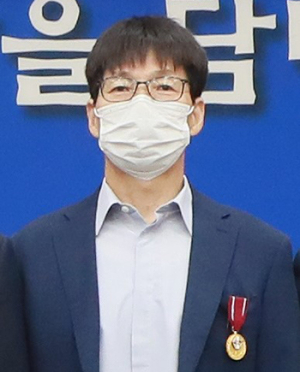 함양군청 장운식 안전민방위담당, 장학금 100만원 기탁