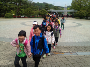 숲 속을 걸으며 산새들과 공부해요