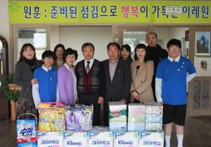 아이들 재롱에 웃음꽃이 활짝 폈어요! 