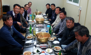 “화장산 둘레를 감싸 안겠습니다”