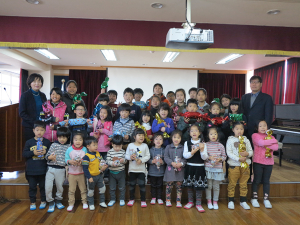 방학하는 날 학교에서 산타를 만났어요!