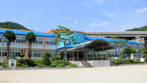 서하초등학교, 작은학교 살리기의 모델로