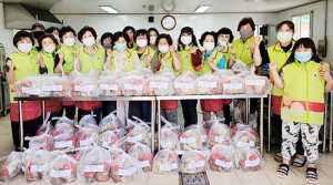 사랑과 정성으로 만든 밑반찬 어려운 60가구에 전달