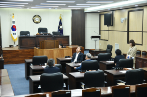 파행, 또 파행...감투싸움 ‘눈살’