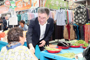 함양군의회, 추석 맞이 지리산함양전통시장 방문