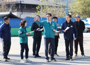 진병영 군수, 지곡면 민생 현장 방문 주민 애로사항 청취