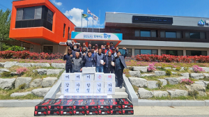 백전면 청년회, 어버이날 맞아 16개 마을에 선물 전달