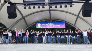 “초여름밤의 낭만여행, 비에도 굴하지 않았다”